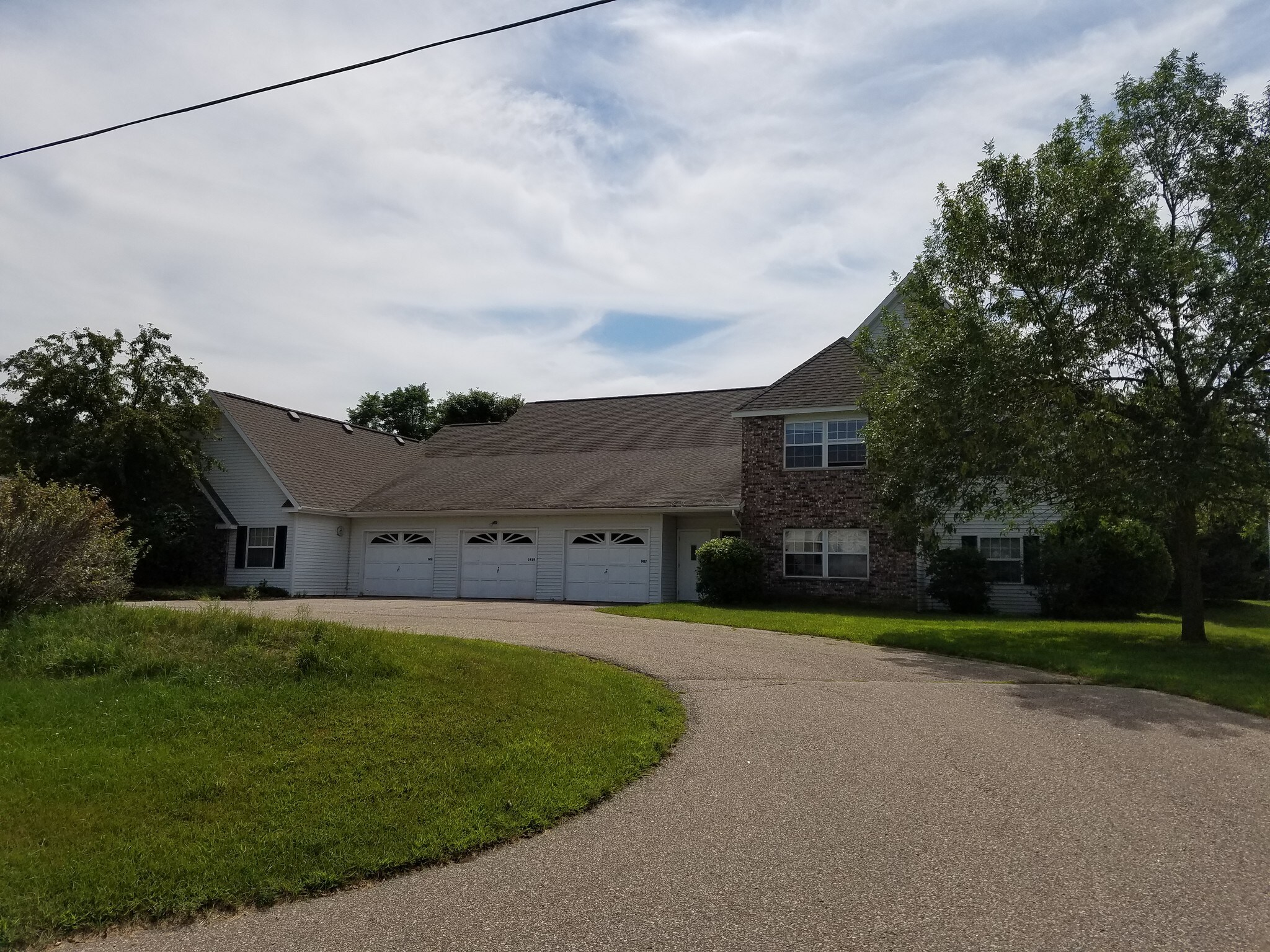 1417-1423 - 1401 River View Ave