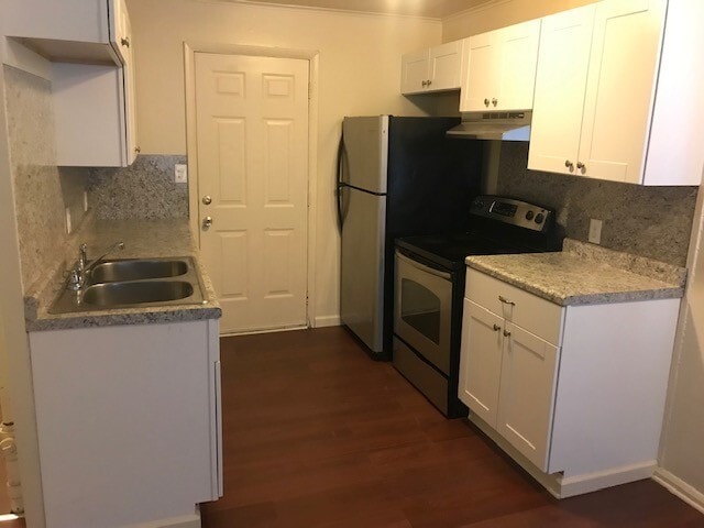 Building Photo - AVAILABLE NOW!! FOR LEASE Beautiful 3-Bedroom House in Grand Blanc