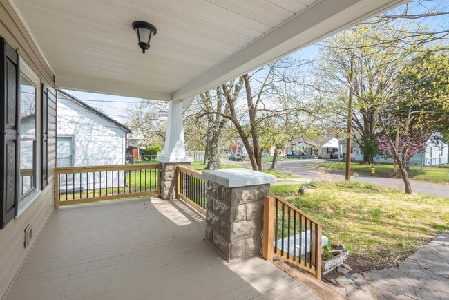 Building Photo - 4021 Porter Ave