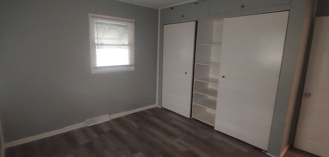 Building Photo - 5034 N 42nd St
