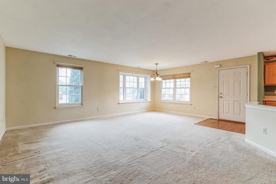 Building Photo - 5103 Drawbridge Ct