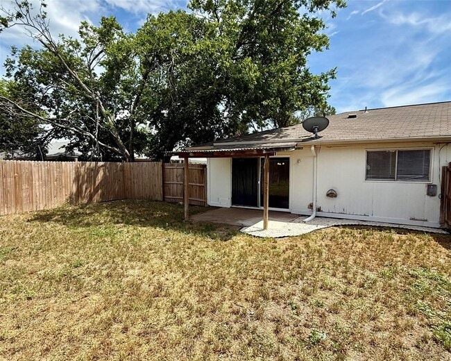 Building Photo - 1304 Parsons Dr