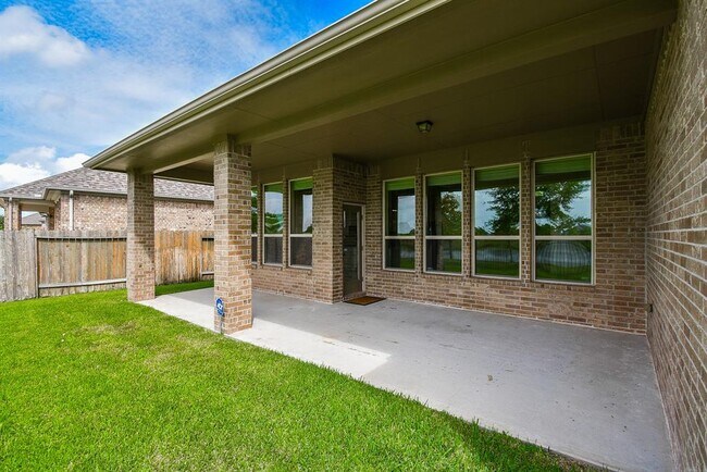 Building Photo - 25807 Somerset Meadows Ct
