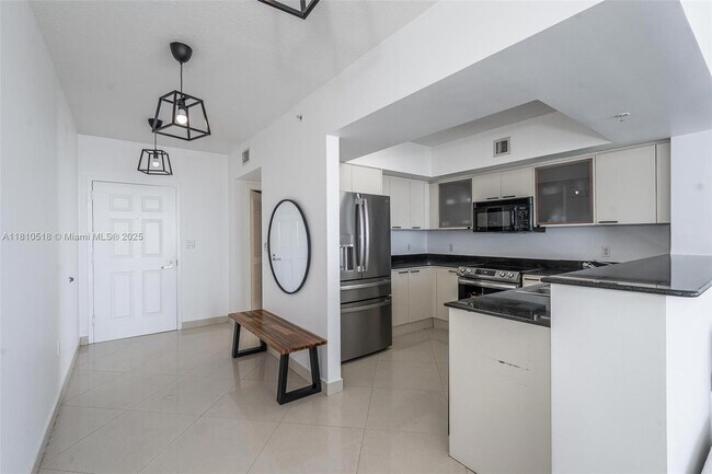 Building Photo - 16699 Collins Ave
