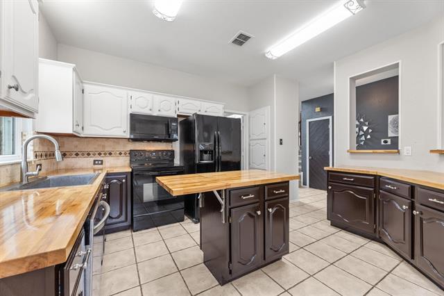 Building Photo - 10713 Alexandria Dr