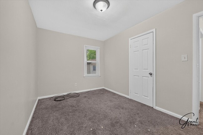 Building Photo - 4 Bedroom Home - $1,550