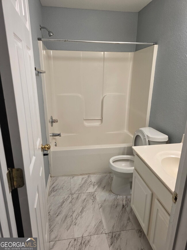 Building Photo - 321 Brookview Dr