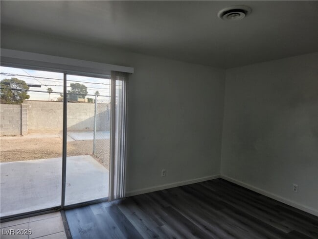 Building Photo - 609 Carpenter Dr