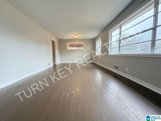 Building Photo - 908 5 Mile Rd