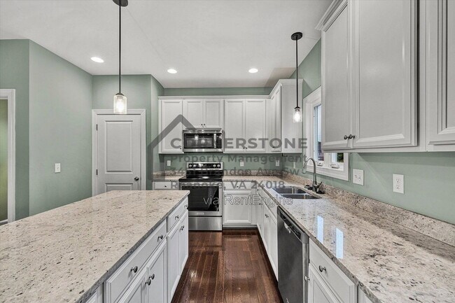 Building Photo - 2737 Russlen Dr