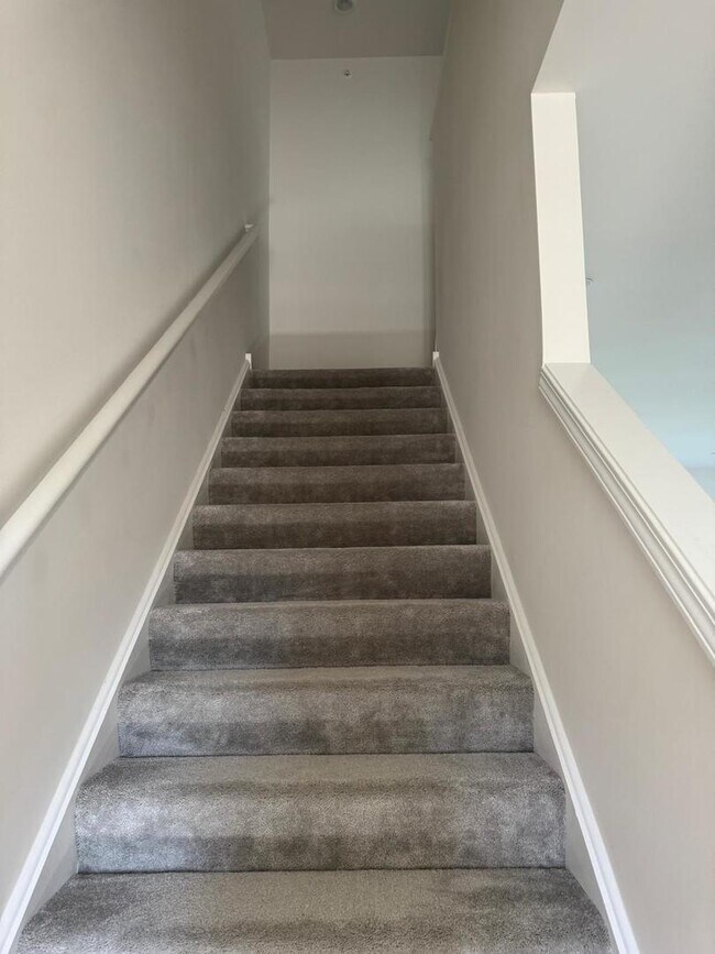 Building Photo - 5928 Hawkweed Dr