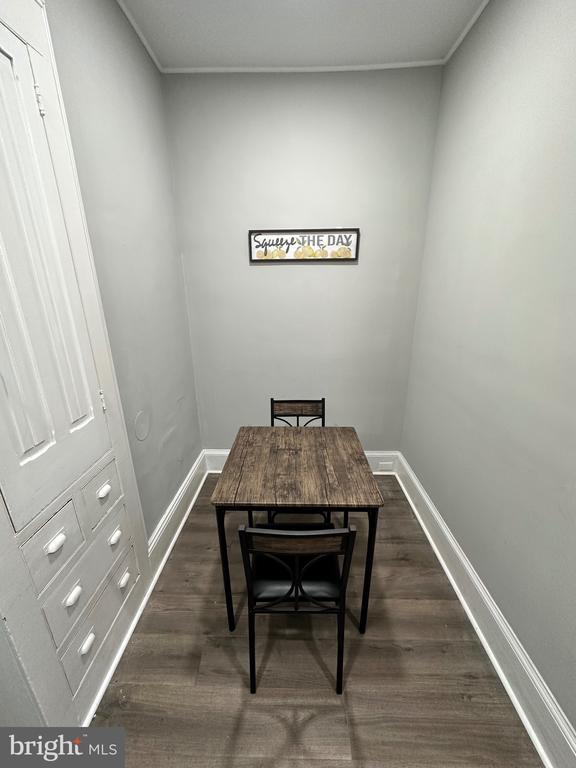 Building Photo - 242 Grant St