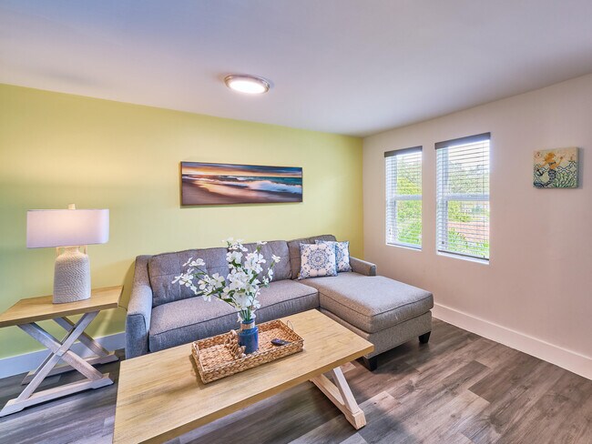 Building Photo - 2020 Washington St