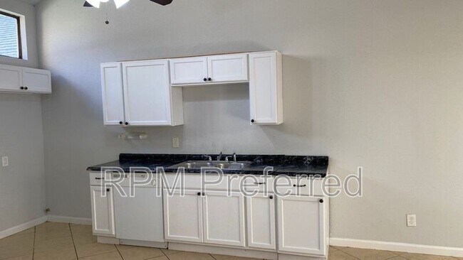 Building Photo - 11231 Glenforest Dr