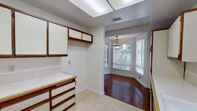 Building Photo - **Move-In Special!!** Dual-Master 2 Bed 2 ...