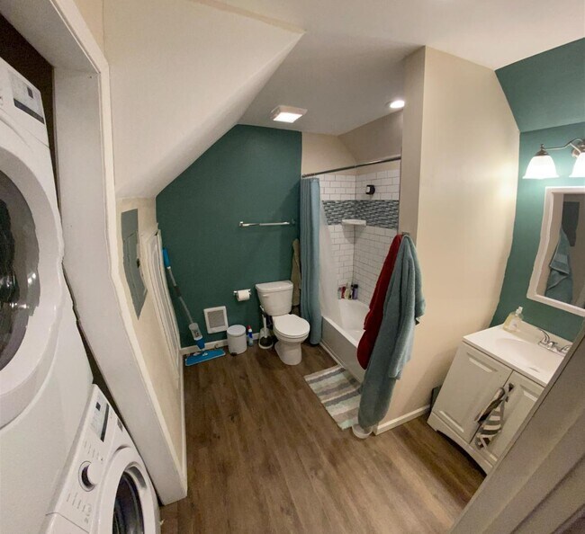 Building Photo - 1104 W Sinto Ave