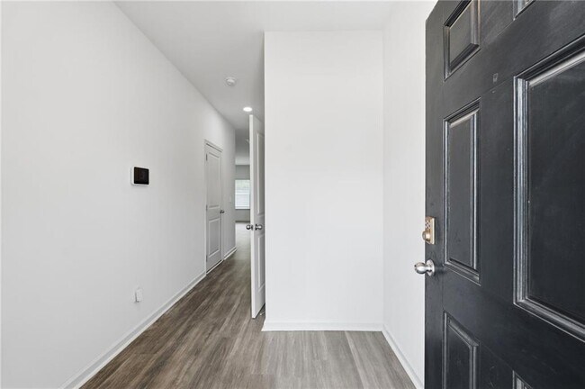 Building Photo - 7134 Gladstone Cir