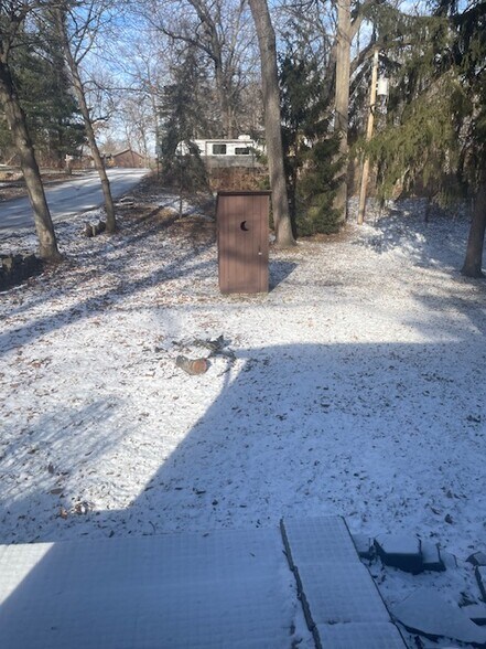 Building Photo - 27720 W Rowe Ave