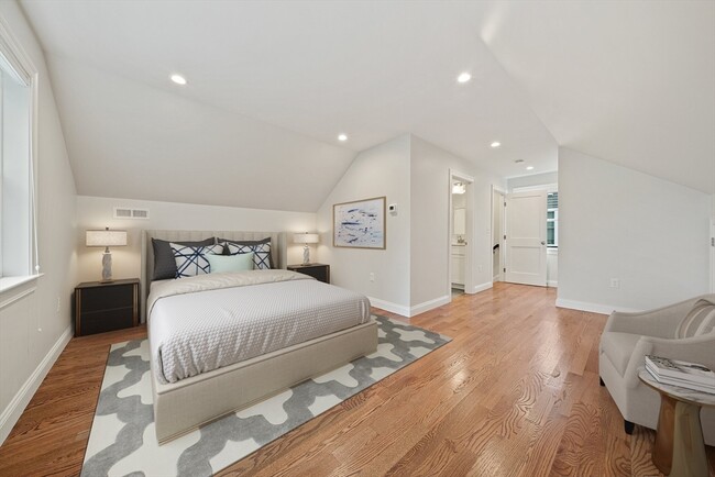 Building Photo - 15 Lakeview Ave