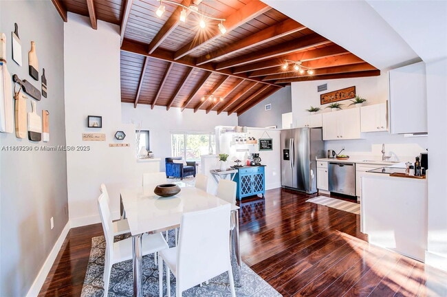 Building Photo - Northeast 169th Street, North Miami Beach, FL 33162 - 3 BR 2 BA single-family home