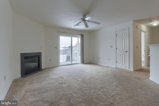 Building Photo - 211 Sparrow Rd