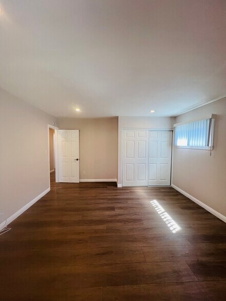 bed 3 - 12542 Menlo Ave