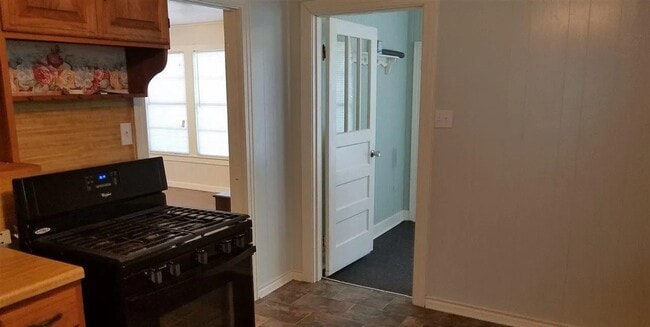 Building Photo - 2202 County Rd 1125