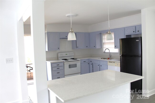 Building Photo - 5525 Amity Pl