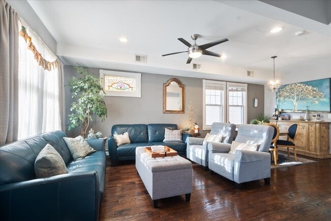 Building Photo - 252 Grace Ave