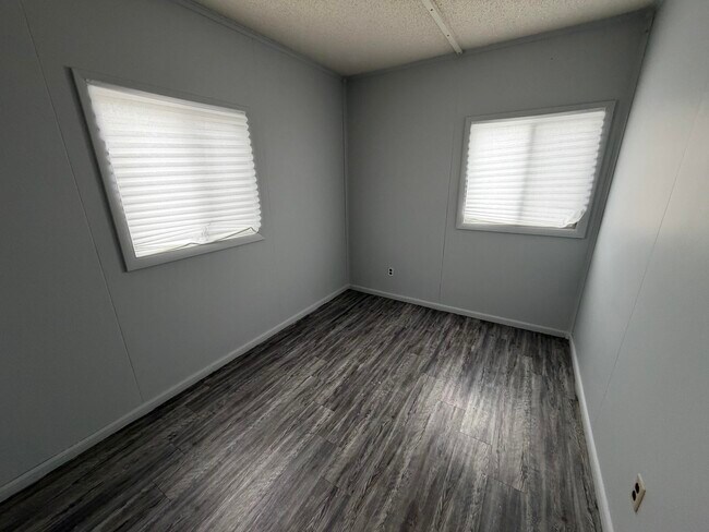 Building Photo - 509 Shadowlawn-