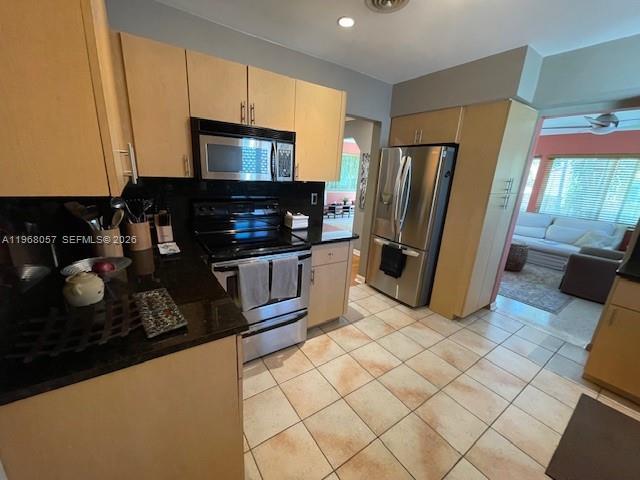 Building Photo - 750 NE 72nd Terrace