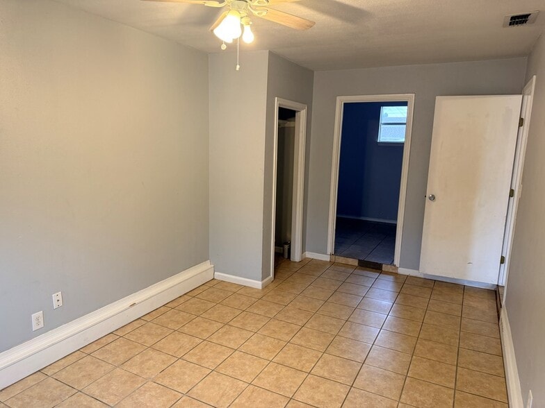 Building Photo - 2 Star Cir