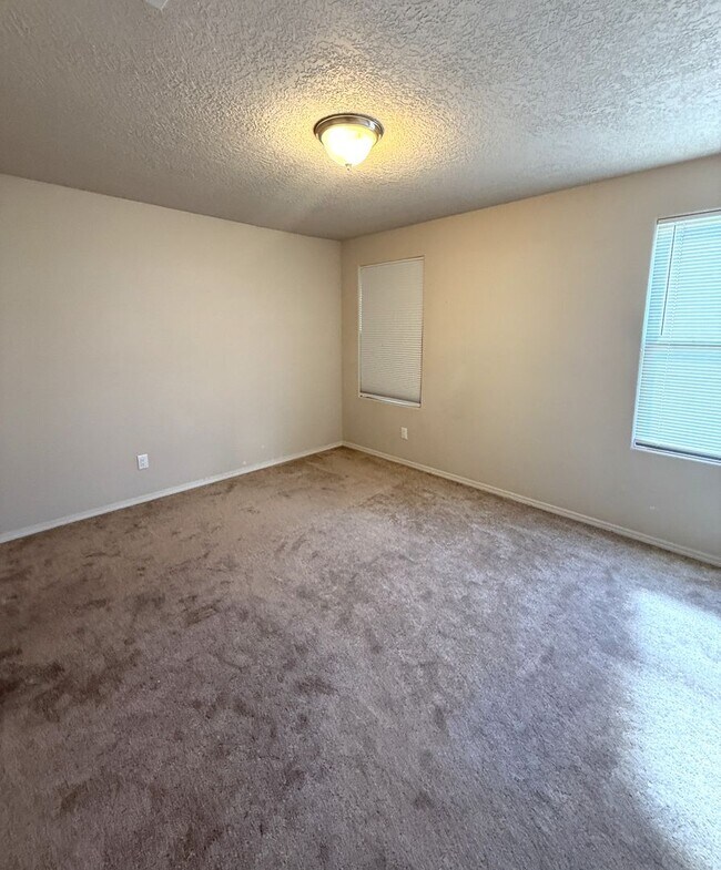 Building Photo - 966 Verdinal Ln