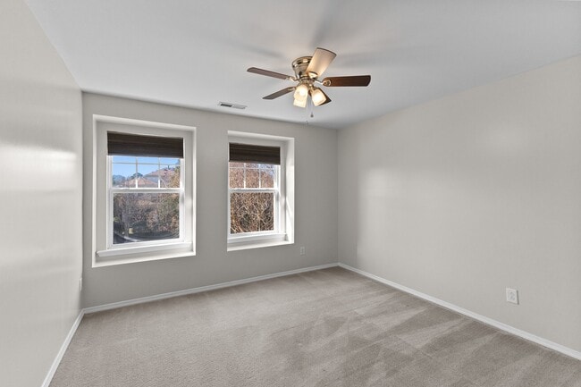 Building Photo - 5023 Lake Grove Blvd