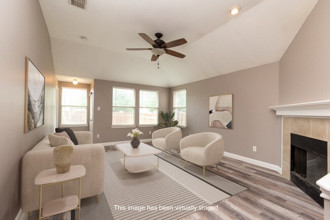 Building Photo - 2109 Hanakoa Falls Dr