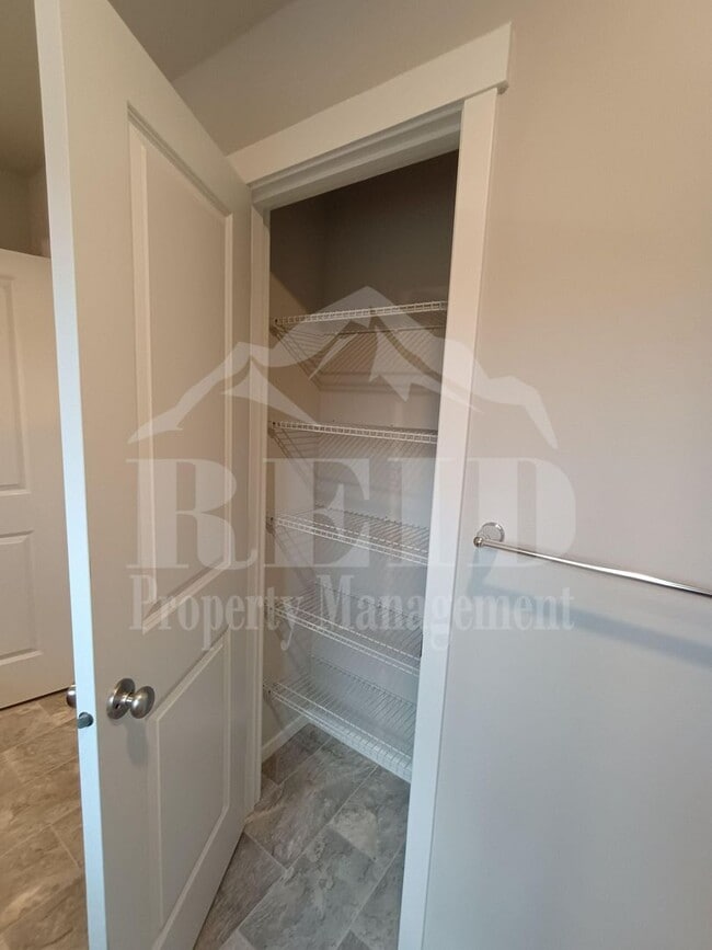 Building Photo - 6453 Hornet Cir NE
