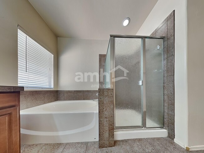 Building Photo - 7626 E Shadybrook Ln
