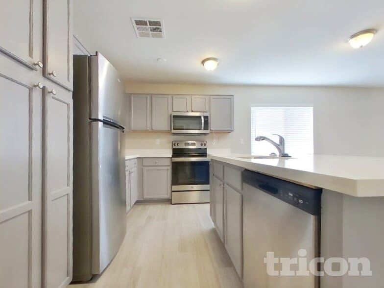 Building Photo - 1368 S 228th Dr