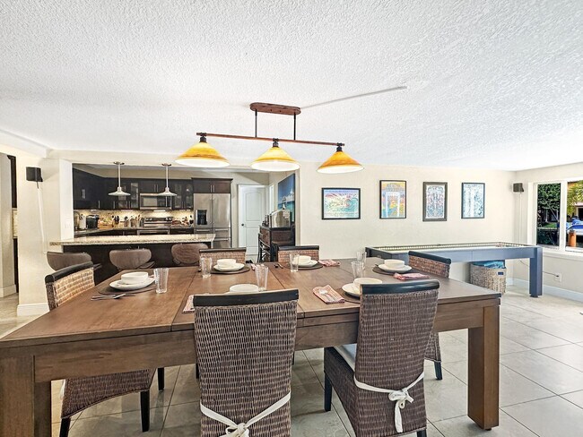 Building Photo - 280 SE 3rd Ave