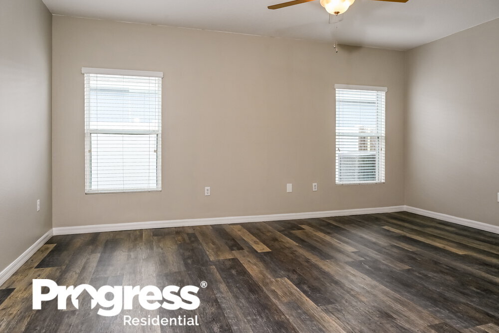 Building Photo - 6881 Glenbrook Dr