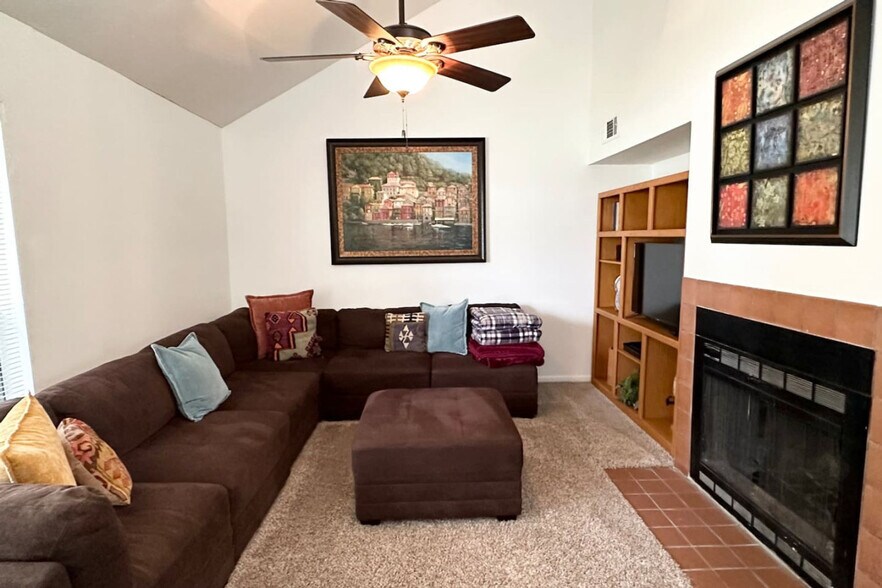 Primary Photo - 941 Navidad St