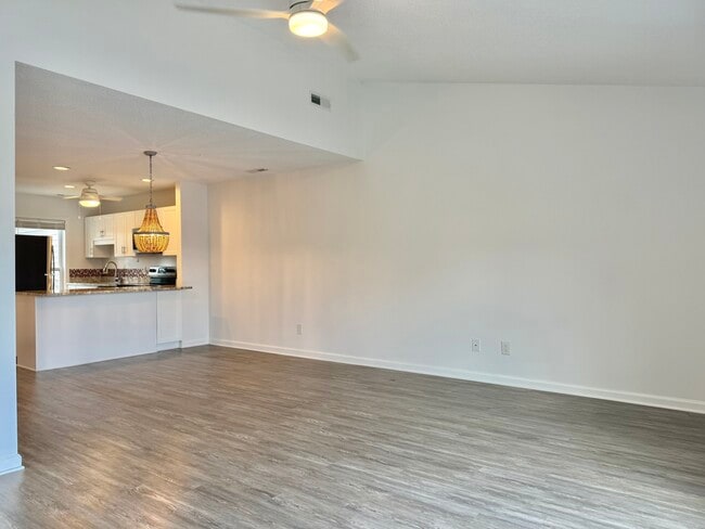 Building Photo - 7162 Windward Dr