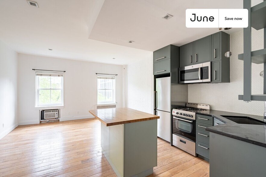 Building Photo - 491 W 22nd St