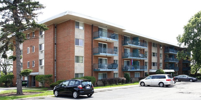 Building Photo - Shalamar East Apartments