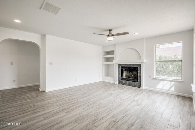 Building Photo - 5729 Saplinas Rd