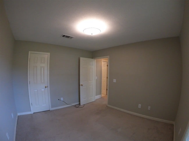 Building Photo - 124 Hunters Row