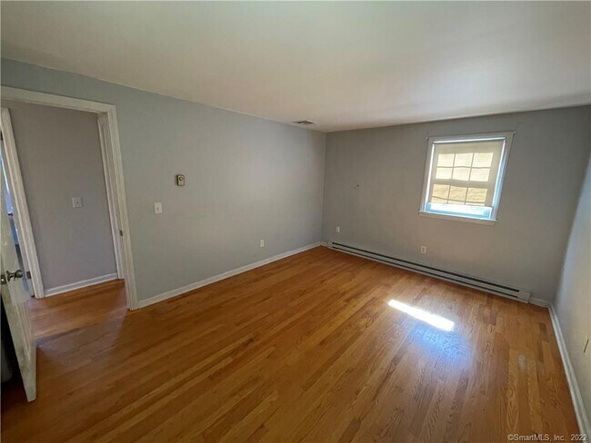 Building Photo - 85 Brentwood Dr