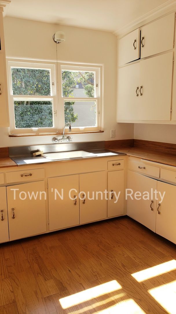 Building Photo - Charming 3-Bedroom Home in South Salinas –...
