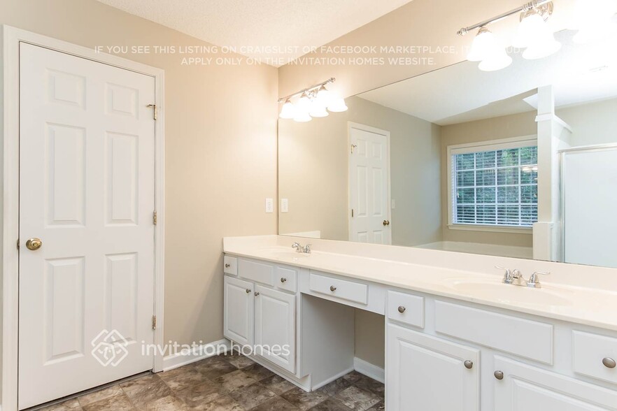 Building Photo - 7335 Harlech Trace
