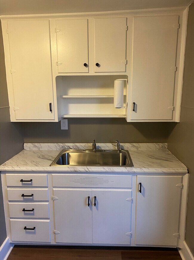 Building Photo - 175 E Main St